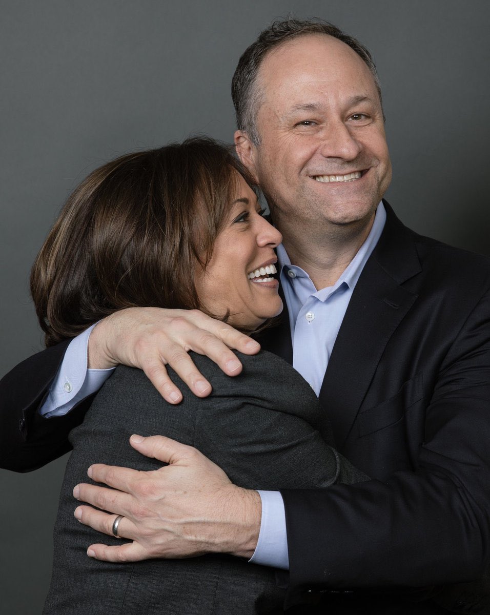 дугом эмхоффом. Douglas emhoff. дуглас эмхофф фото. дуглас эмхоф (douglas craig emhoff) – супруг вице-президента к. камала харрис с мужем.