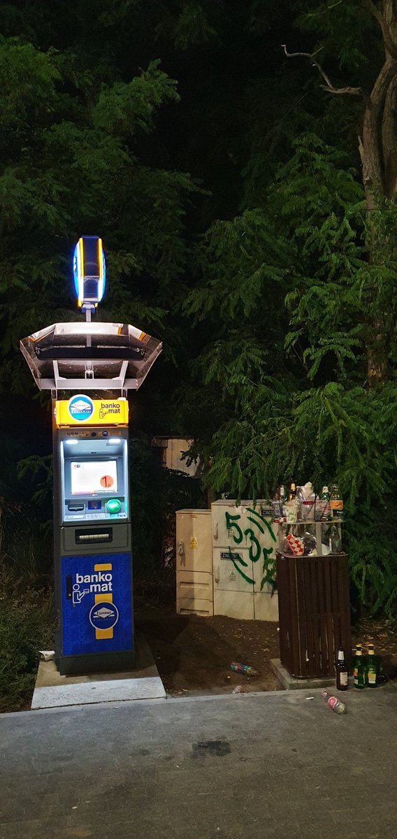 Właśnie tak was widzę frajerzy.

Albo jesteście bankomatami, albo nic nie wartymi śmieciami.

Wybierz kim chcesz dla mnie być ✌🏻

•Findom•