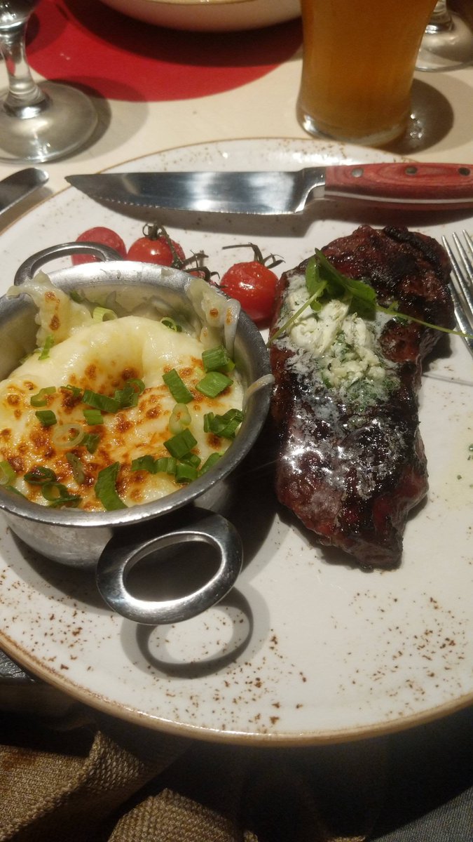 [I ate] NY Strip w/ white cheddar mashed potatoes from Gordon Ramsay's Pub and Grill. https://t.co/hC2JkxbCJ7 https://t.co/LRFRezXw5P