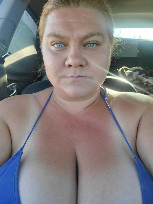 It's a wee bit roasty outside today.  I tried to take Duster in the water but he wasn't having it. 🤣<a href="/tag/modelmonday"class="tags"><span>#modelmonday</span></a><a href="/tag/socialmedia"class="tags"><span>#socialmedia</span></a><a href="/tag/sexwork"class="tags"><span>#sexwork</span></a><a href="/tag/sexworkis"class="tags"><span>#sexworkis</span></a>