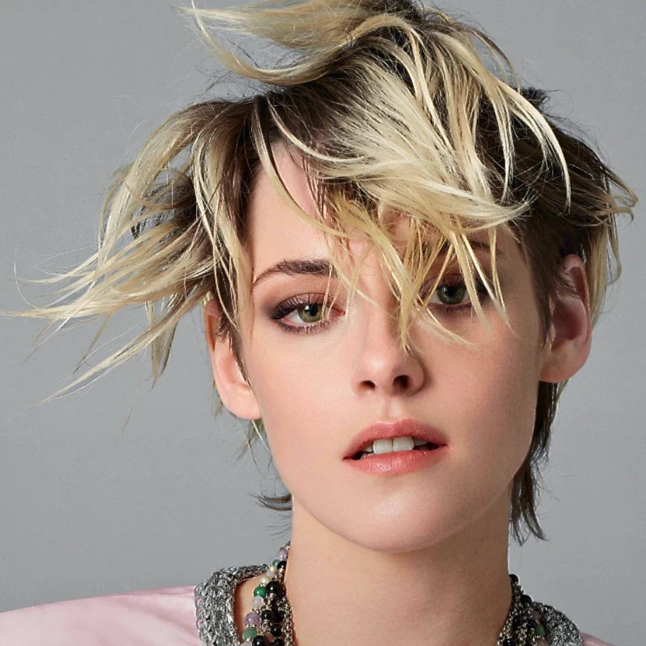 @sugino_akiyuki 髪型だけは実現したかな？
まあ、これ、女の子なんですけど…^^;　髪型ね髪形
佐為を失ってからのヒカル　何故かwいきなり美少年になりましたし　雰囲気ありますでしょう
ちなみにCHANELの宣伝です 