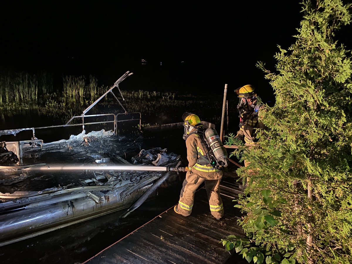 CaseyCuddy's tweet photo. Great job last night on a boat fire guys. #KBFD. https://t.co/nRfKFvfrHw