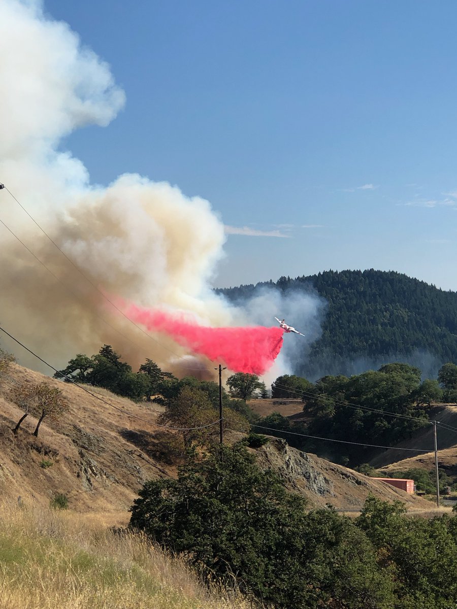 kmudnews's tweet photo. Update- 6:55pm- The #BartFire is holding at 20 acres but CalFire cannot confirm if the forward progress has been stopped. Aircraft is being released. One outbuilding has been lost. No evacuation orders or warnings. https://t.co/wJqcVTBno7