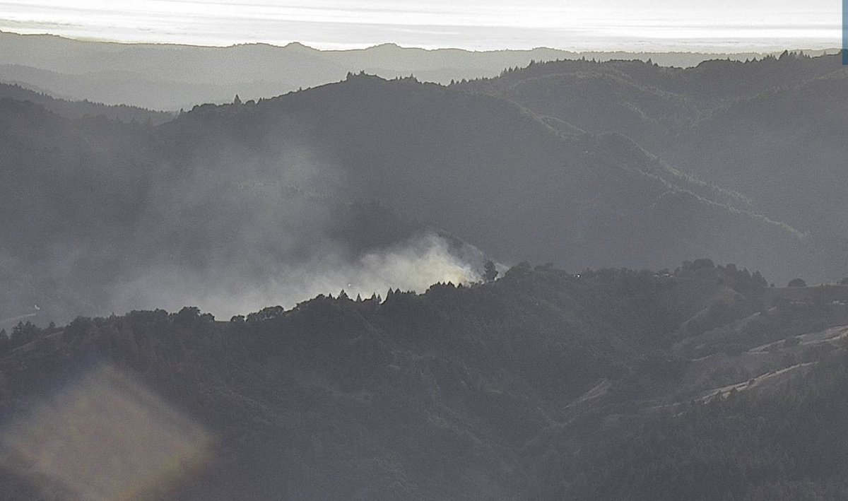 Sarah_Stierch's tweet photo. 🌚GOOD EVENING🌚
Here is your latest update on the #BartFire outside of Willits in beautiful #MendocinoCounty.
👏FORWARD PROGRESS STOPPED👏
#BartFire first reported at 5:22 PM in the area of Ridgeview and Black Bart in Ridgewood Park
1/4 https://t.co/0g20xIfIYf