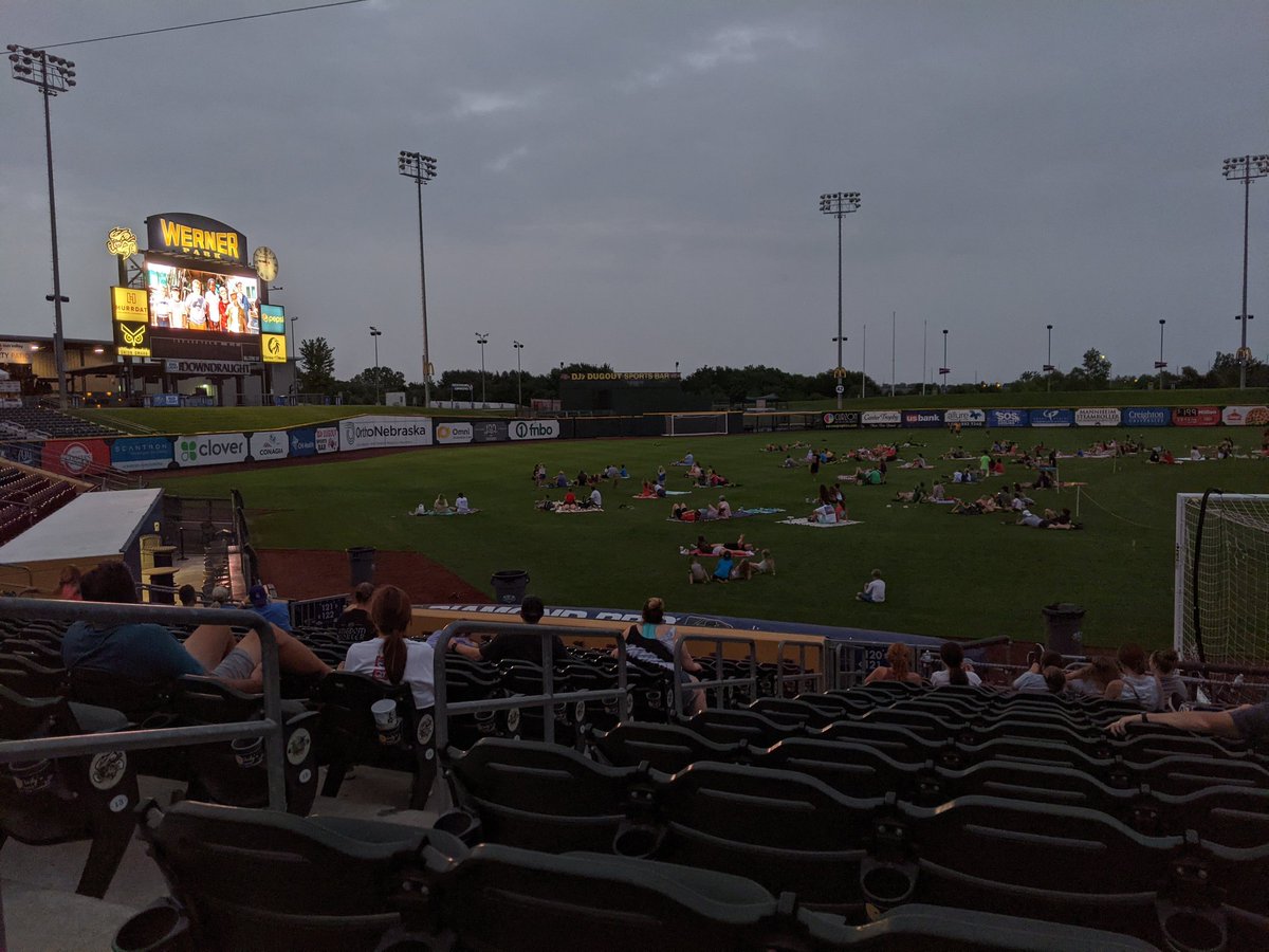 Angie Lauritsen on Twitter "Perfect night for an outdoor movie