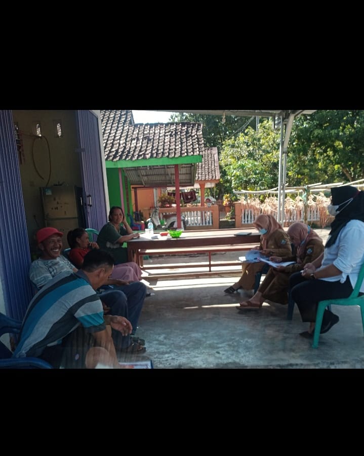 PTasari's tweet photo. Kunjungan ke koperasi bersama Tim SATGAS bidang koperasi dan UKM

@KemenkopUKM 
@PENYULUH_COOP 
#ppklkemenkopukmri
#ppklprovinsibengkulu
#ppklkabupatenkaur https://t.co/qVnuZ9msTw