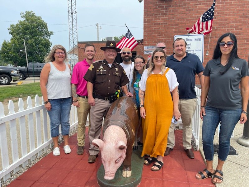 This is my jam. Scott County- harm reduction, Sheriff's Office, <a href="/THRIVE_RCO/">THRIVE</a> and <a href="/IAICRecovery/">IAIC</a> figuring out a way to help folks stay alive. Thanks <a href="/stucky_phil/">Phil Stucky</a> and @KellyHans72 for a great day!