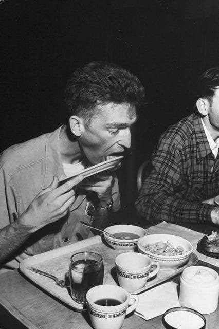 The energy received by participants of the Minnesota STARVATION experiment, resulting in dramatic physiological and psychological effects = 1,570 calories a day. Vs. 
The energy requirements endorsed by diet culture:
1200 calories per day. 

No wonder we’re all losing our minds.