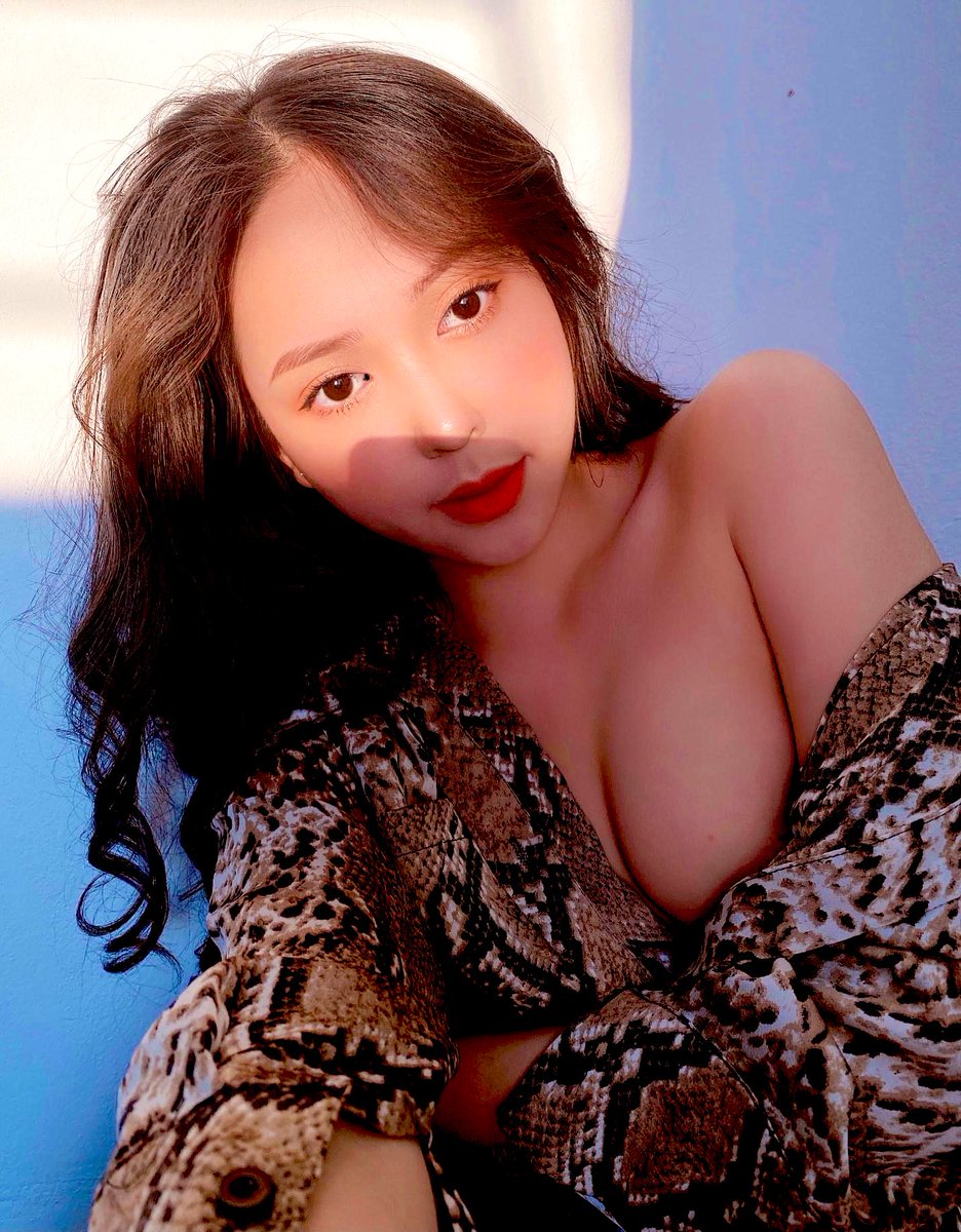 hananni234's tweet photo. Bên anh em phải sài thật nhiều cớ🙄
Để sờ thật nhiều cái... https://t.co/A5MJHcgikb