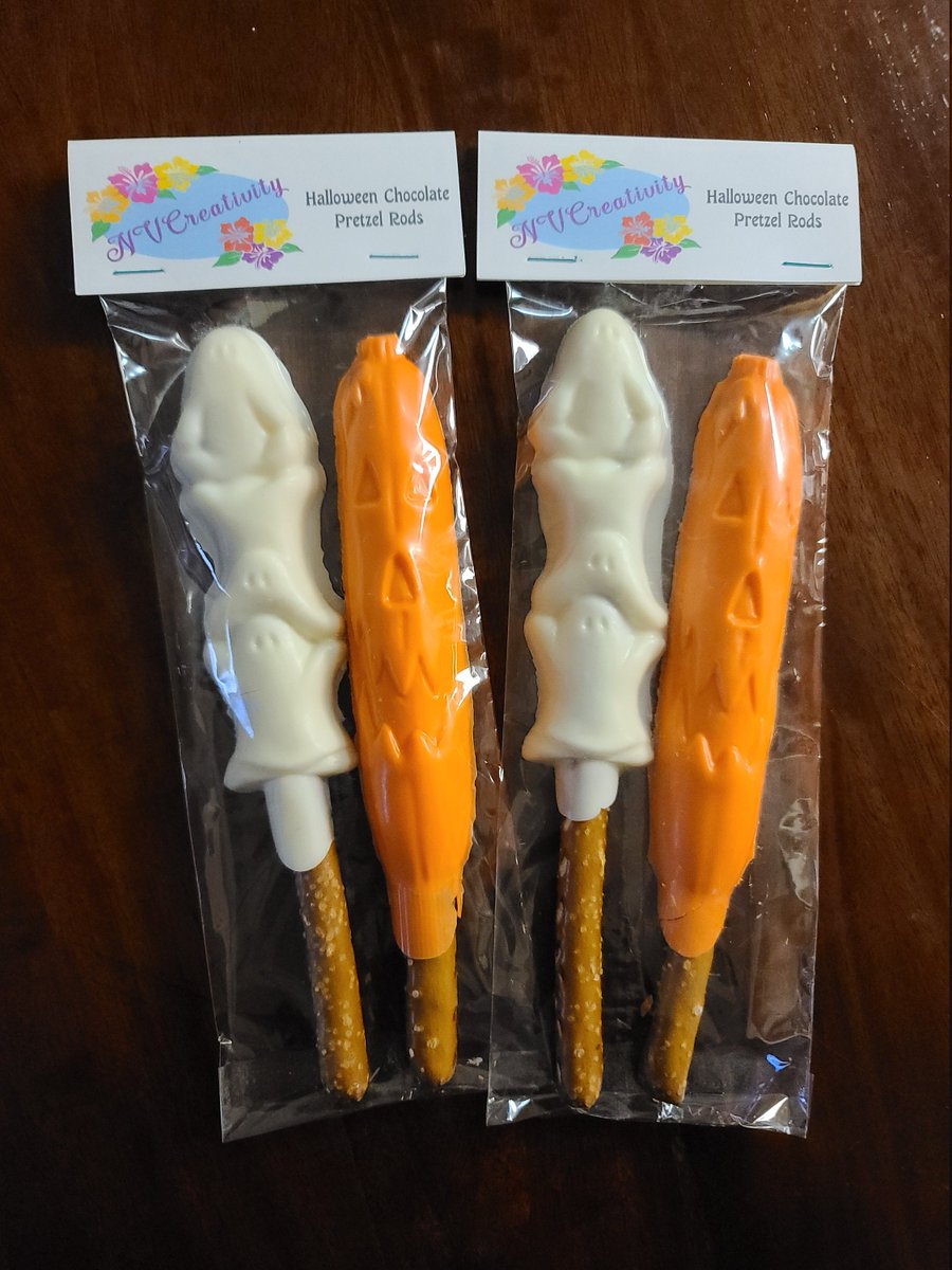 Lindstrom978's tweet photo. Yummy!!! More chocolate!! Excited to share the latest addition to my #etsy shop: Chocolate Halloween Pretzel Rods https://t.co/OcvGgGBdRx #halloween #chocolate #pretzelrods #sweettreats #chocolatepretzels #chocolateghosts #chocolatepumpkins #pretzels #nvcreativity https://t.co/ppWVy6r0nY