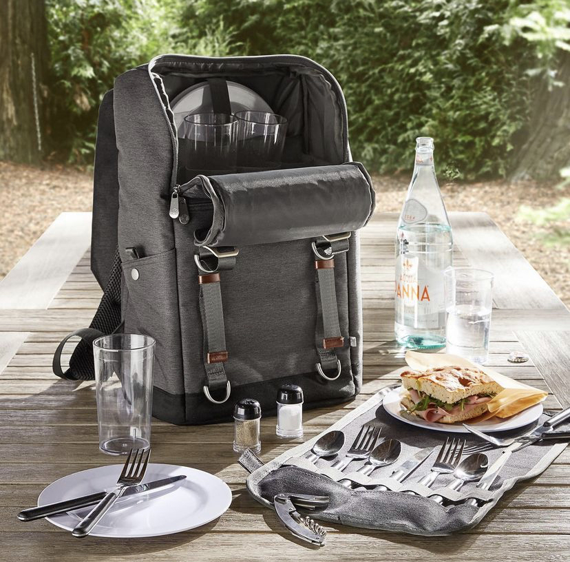 seesparkgo's tweet image. All of the comforts of home + an homage to a deep love for adventure, the @Airstream_Inc x @potterybarn collection couldn&apos;t be more of a dream! 💭 With purposeful items for every travel-loving individual, this collection Is a must-have. Shop here: bit.ly/2TBmi0O