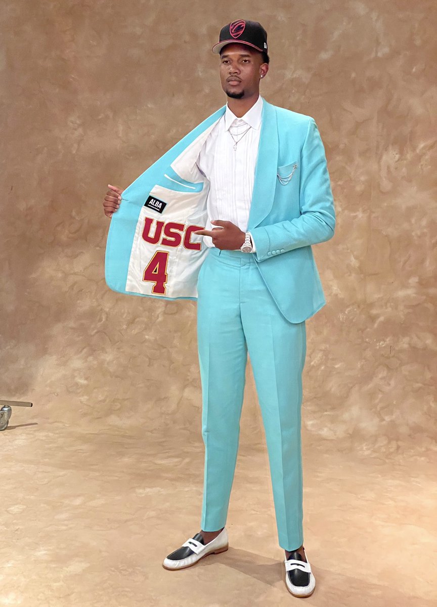 MarchMadnessMBB's tweet image. .@USC_Hoops roots run deep for @evanmobley ✌️ #NBADraft