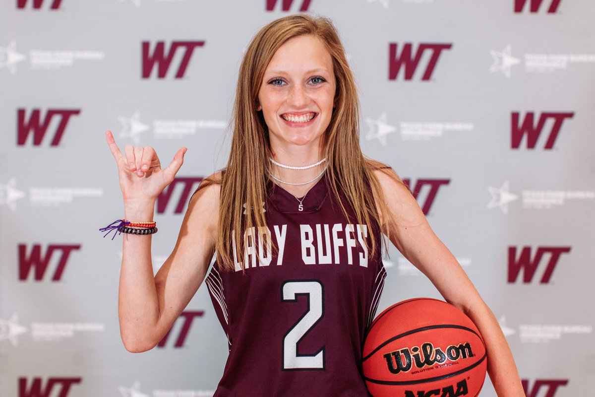 KylaKane6's tweet photo. staying in the 806
#committed #ladybuffsbasketball #gobuffs🤙🏻 @CoachSumrall @AustinJ22228543 @coachjoshprock @sherman_coach @LadyBuffHoops https://t.co/BWb0kWIvl6