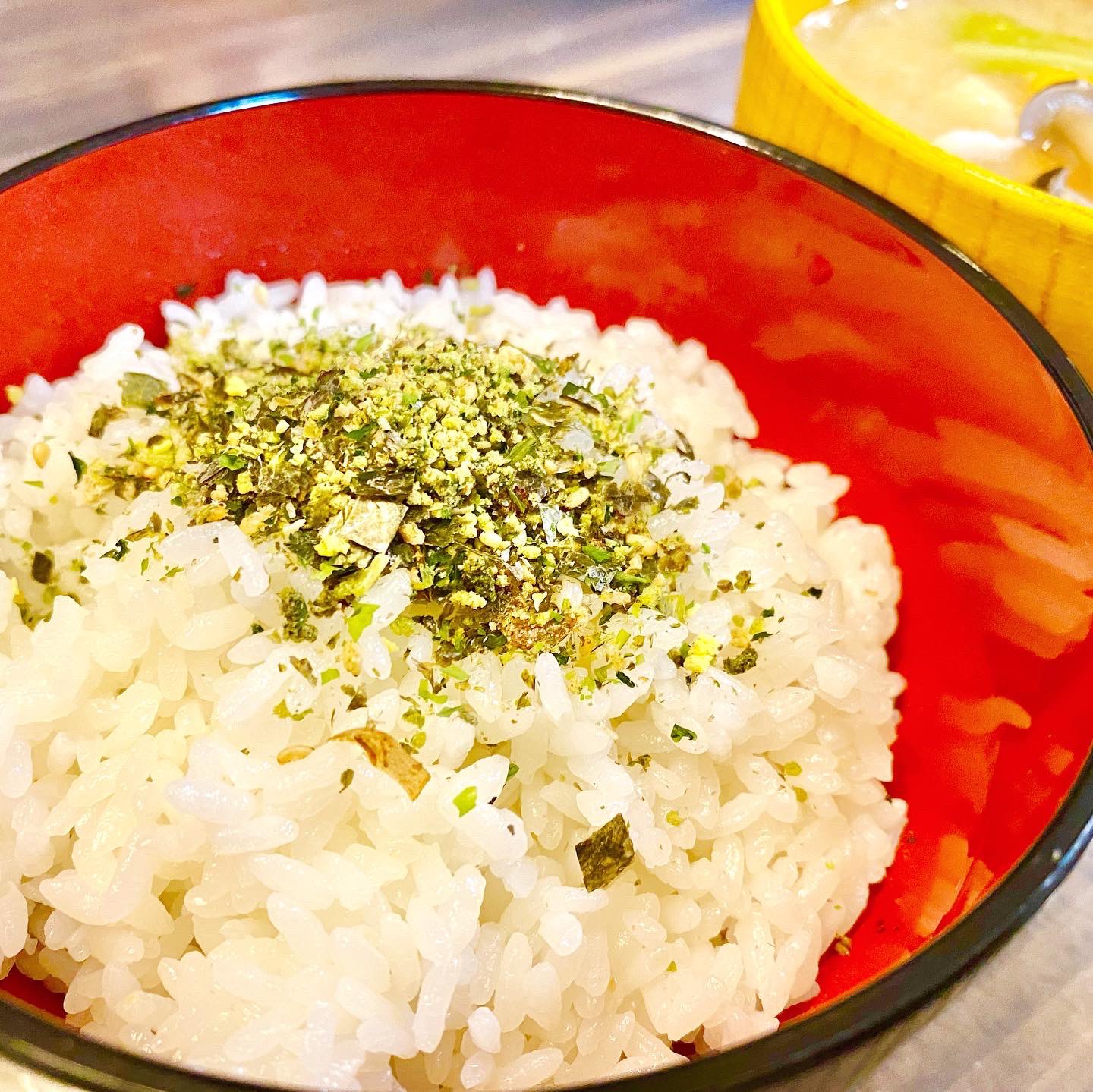 奥多摩わさび本舗 山城屋 本日より人気のわさびふりかけがリニューアル ご飯以外にもお蕎麦やそうめんの薬味に 卵焼きに入れたりオススメです トーストにバターぬってこれかけると美味しいってお客様に教えて貰いました 奥多摩 わさび 山城屋