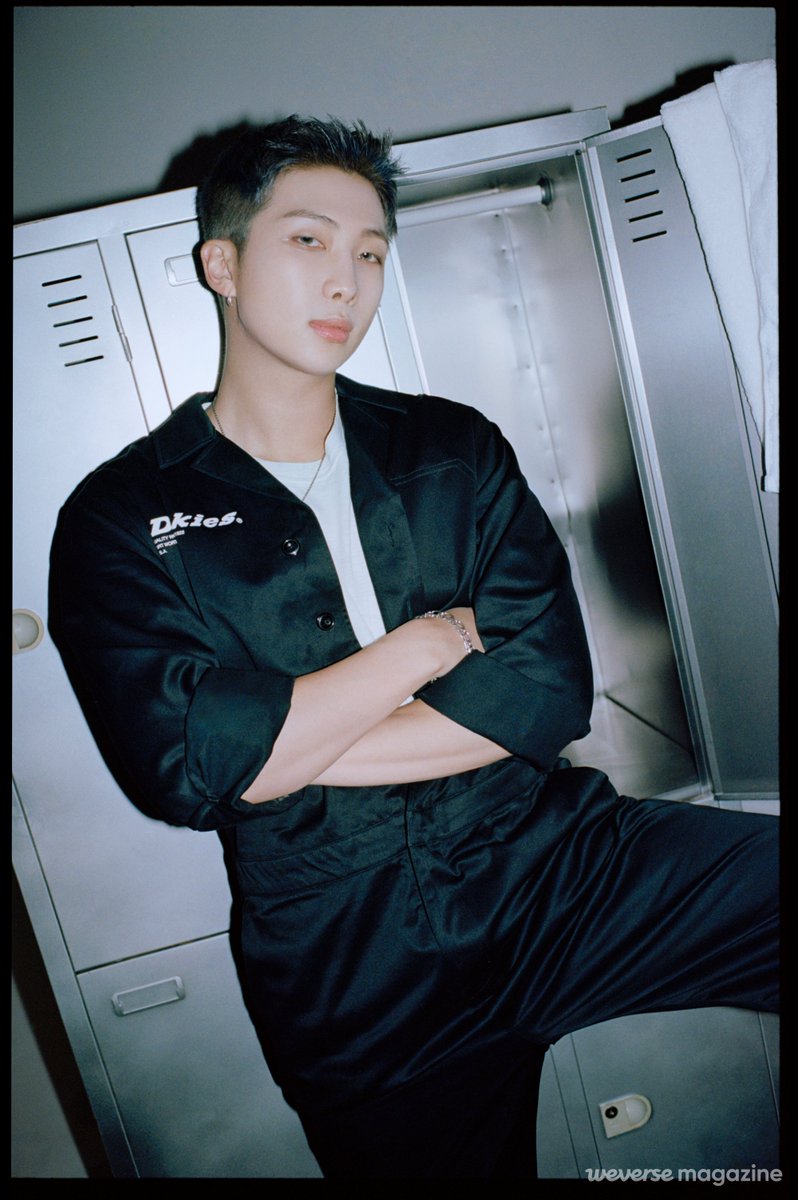 ZER0XBLACK's tweet photo. [Magazine] RM “지금이 어디론가 가는 통로였으면 좋겠어요”
https://t.co/bWhSa4NhpA
#BTS #방탄소년단 @BTS_twt https://t.co/tIghJaSOAb