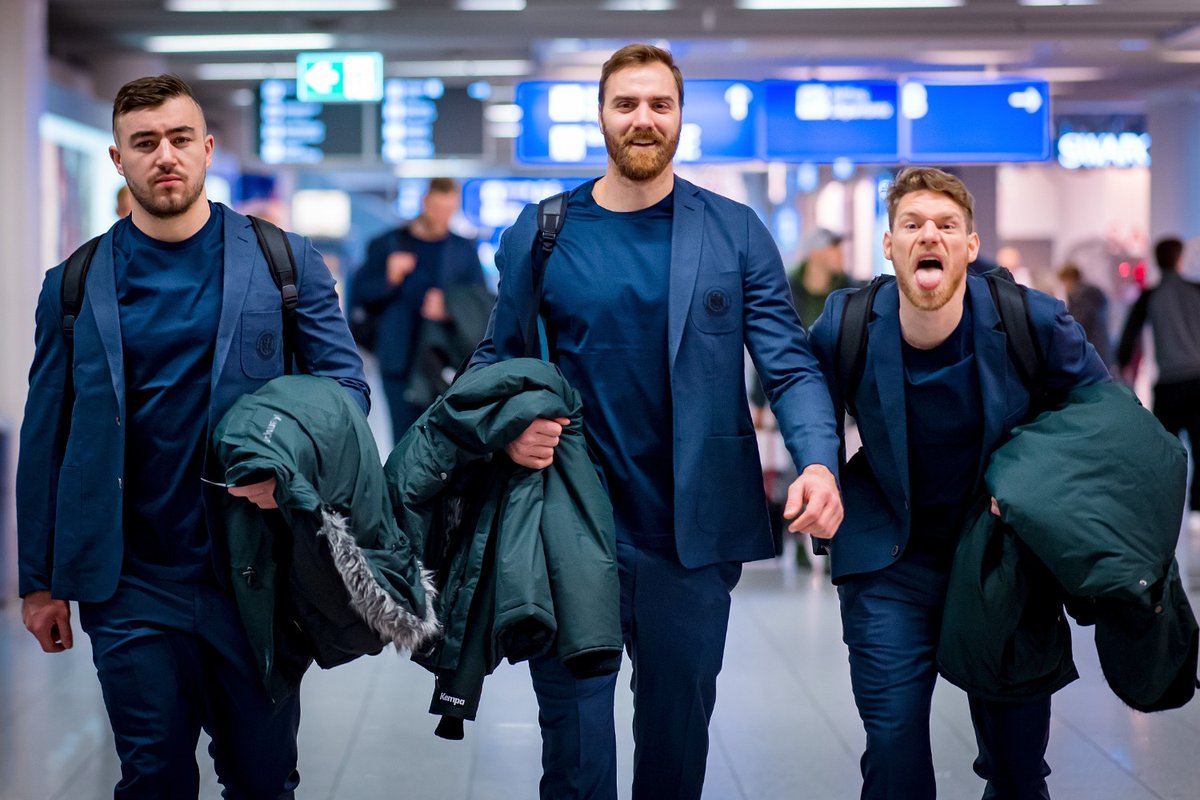 walbusch's tweet photo. Hoffentlich genauso gut gelaunt und voller Energie geht es für die deutschen Handballer heute bei den Sommerspielen gegen Norwegen. Wir fiebern mit und drücken die Daumen!
Foto: @saschaklahn
#handball #tokyo #sommerspiele https://t.co/rL5lB3qKNg