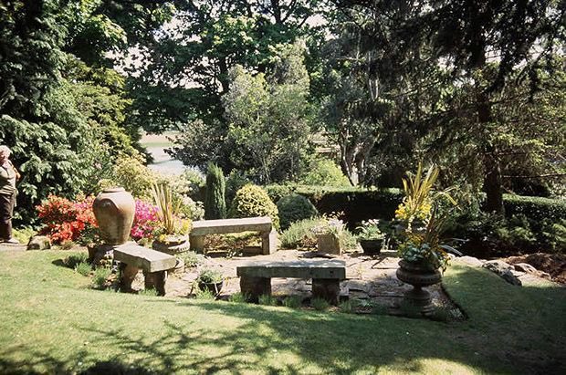 Theatrealba's tweet photo. Check out our Primary Times award winning family show ‘The Garden of Delight’ in the most stunningly lush venue on the fringe Duddingston Kirk Manse Gardens https://t.co/mni0fMSsBh #edfringe #kidsfringe #theatre https://t.co/l4sq8zedTT