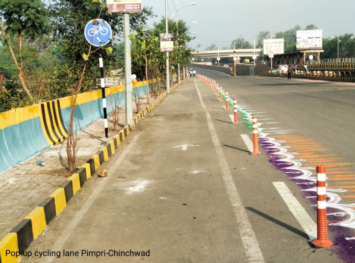 Secretary_MoHUA's tweet photo. Pimpri Chinchwad @PCMCSarathi tested a 5 km pop-up cycle lane connecting open spaces in the city and has plans for a green cycling network through the entire city. https://t.co/lBuFejN3nd