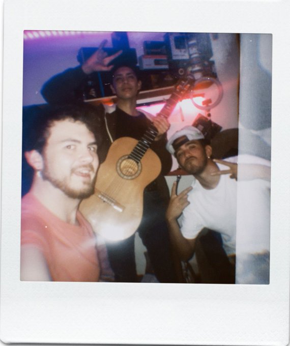 Que genial tener al chango y al kks aqu&iacute; ❤️ https://t.co/1ERPnZXCBr