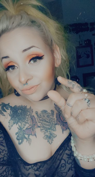 If you&rsquo;re small, you owe me $10. $QueenThiccc90 https://t.co/JVOfl60R6x