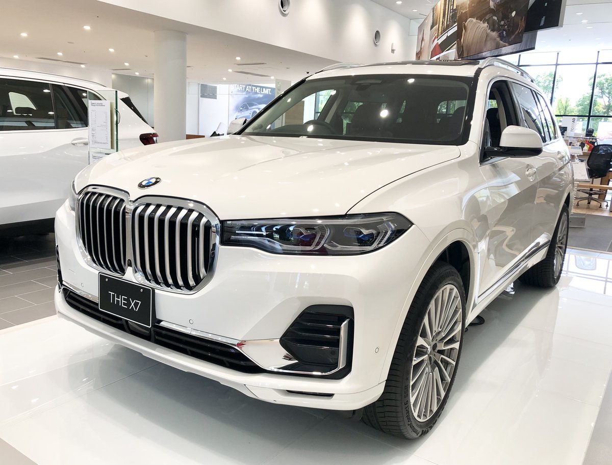 Bmw Tokyo Bmw東京 در توییتر Bmw Tokyo Bayに7人乗りできる X7 の展示車が来ました 実物のx7は 大きい 車体の高さは 1 5センチ 173センチのスタッフが横に並んでパチリ 高身長の車だと分かります 実物を見たいという方は Bmw Tokyo Bayへ