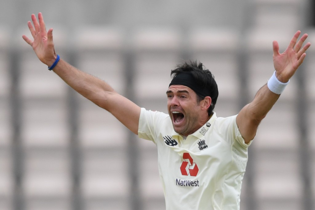 One of the greatest ever turns 39 years old. happy birthday to James Anderson!

 