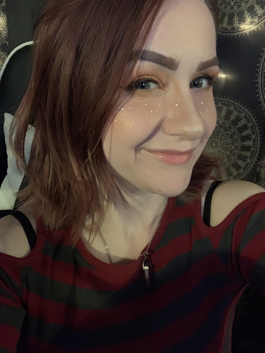 demondrah's tweet image. So many scares and so much fun! Thanks to @AlwaysOops and Haiimax for the raids! @nphjr for the gifted subs. To the new followers and lurkers, I love you and tonight was  an experience while playing Haunt Chaser!See you all tomorrow night for more spoopy fun!