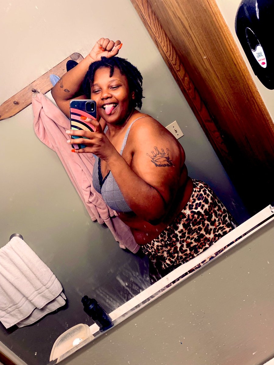irregular_child's tweet photo. People hate on what they canโt understand ๐ฅต๐ฅด#BigGirlStatus #BBW #blackbeautiesglobal #GenuineSmile https://t.co/Wq25mV8bAc