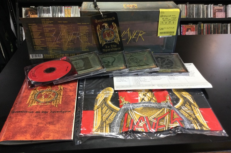 diskunion_do2's tweet photo. <<3F>>7/30(金)中古品新着情報
⚡️#SLAYER の #SoundtrackToTheApocalypse ⚡️中古🎁ボックス🎁が入荷です‼️
#du入荷
#duメタル中古
#ThrashMetal
#BOX仕様 https://t.co/yo6ez4LrV4