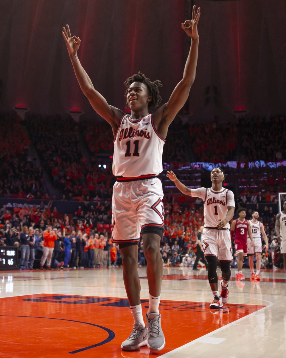 chicagobulls's tweet photo. Ayo's final season at Illinois:

20.1 points per game
6.3 rebounds
5.3 assists
1.1 steals
49% shooting
39% from three https://t.co/klYVH9Ase3