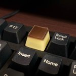 プリンを模したキーキャップ「"プリン"トスクリーン キーキャップ」が良い…パソコンの好きなキーを1つ…