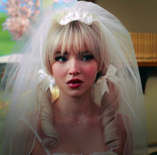 NamisLogPose's tweet photo. Betsy makes the most beautiful bride 👰 @DoveCameron #Schmigadoon https://t.co/k02zWVkjfU