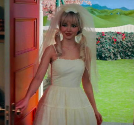 NamisLogPose's tweet photo. Betsy makes the most beautiful bride 👰 @DoveCameron #Schmigadoon https://t.co/k02zWVkjfU