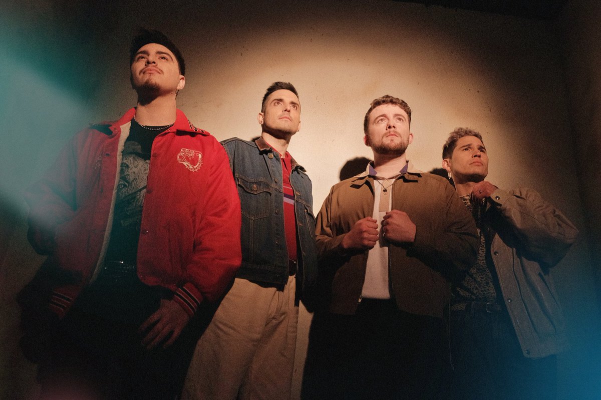 ¡YA PUEDES ESCUCHARLA 🤩! #1990 disponible en Spotify y todas las plataformas digitales. Escúchala AQUÍ >> orcd.co/1990furiafobia 🖤 Mañana a las 18:00 hrs podrás ver el videoclip 😏