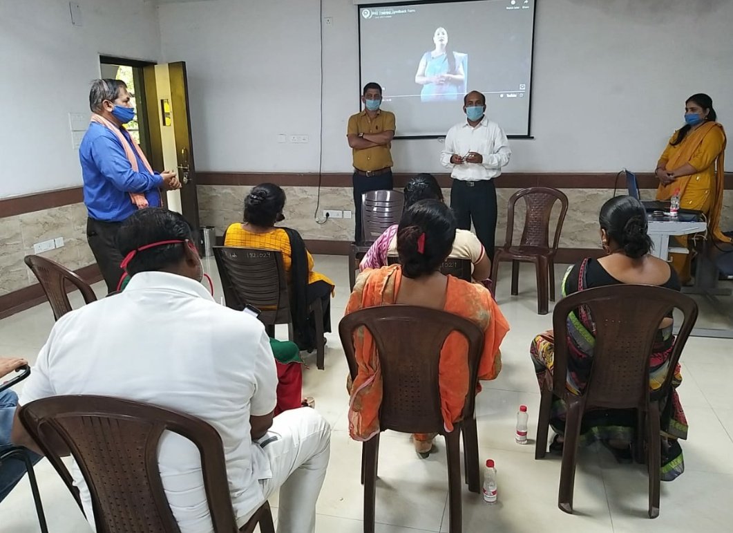 PreetiCS_DOE's tweet photo. @msisodia @Dir_Education @uditprakash  The bluetooth speaker from waste material me by a 6th class student, Abhishek yadav, of GCOEdSSS Sec 2 , Dwarka (1821029), came handy on 29th july 21 during SMC PARENT OUTREACH PROGRAM , highly applauded by all members. https://t.co/FaJfZeB3Vn