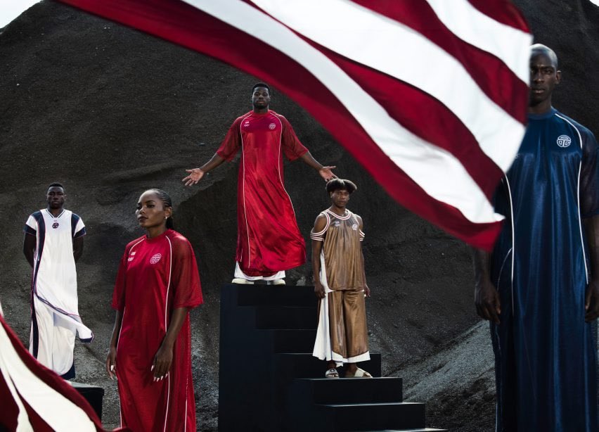 ICOMCostume's tweet photo. Telfar designs unisex uniforms for Liberian Olympic team https://t.co/1KVtCB6AOC @dezeen #FashionFriday #SportingStyle #AfricanDesign #Telfar https://t.co/CNNuXG2vjm