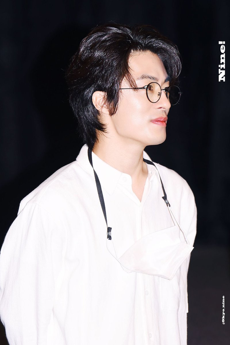 사진찍고 싶다.. 보정하고 싶다..
오프주세요 제발 제발!!!!!!!!!!!