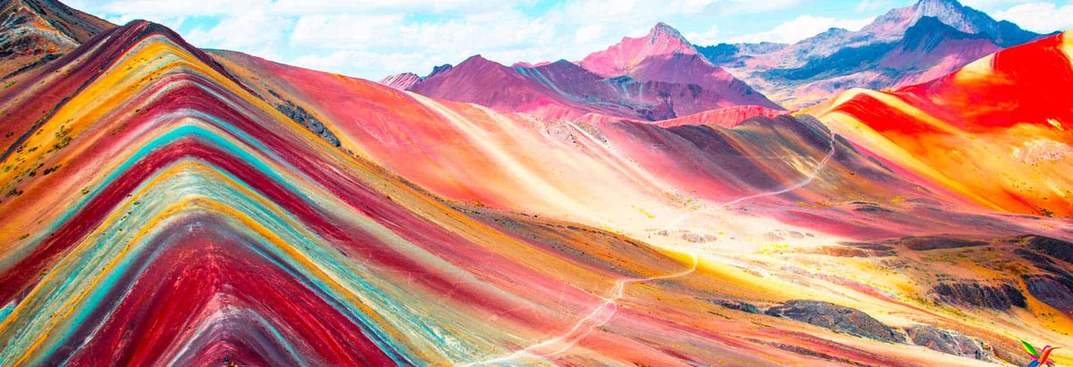 samrujlok's tweet photo. #ความลับของภูเขาหลากสี ภูเขาสายรุ้ง (Vinicunca Rainbow Mountain) เป็นภูเขาในเทือกเขาแอนดีส ของประเทศเปรู ที่มีระดับความสูง 5,200 เมตร เหนือระดับน้ำทะเล ภูเขาสายรุ้งเกิดจากการผสมกันของแร่ธาตุหลากสี 14 ชนิด เป็นระยะเวลานานหลายล้านปี ซึ่งแต่ละสีเกิดจากแร่ธาตุที่แตกต่า���กัน https://t.co/pHzLqAw2cS
