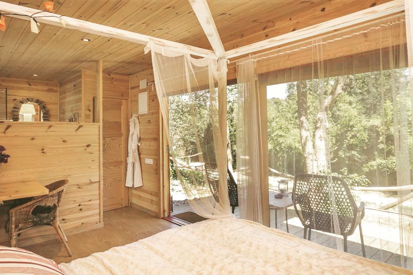 Eurobungalow's tweet photo. Eurobungalow realizó la instalación de unas cabañas de madera para ampliar la capacidad de huéspedes en el alojamiento rural Can Caponet. Están situadas a 3 minutos a pie de la masía y son construcciones de madera y con tejado verde ecológico para aislar del frio y la calor. https://t.co/e5b2Rs87GV