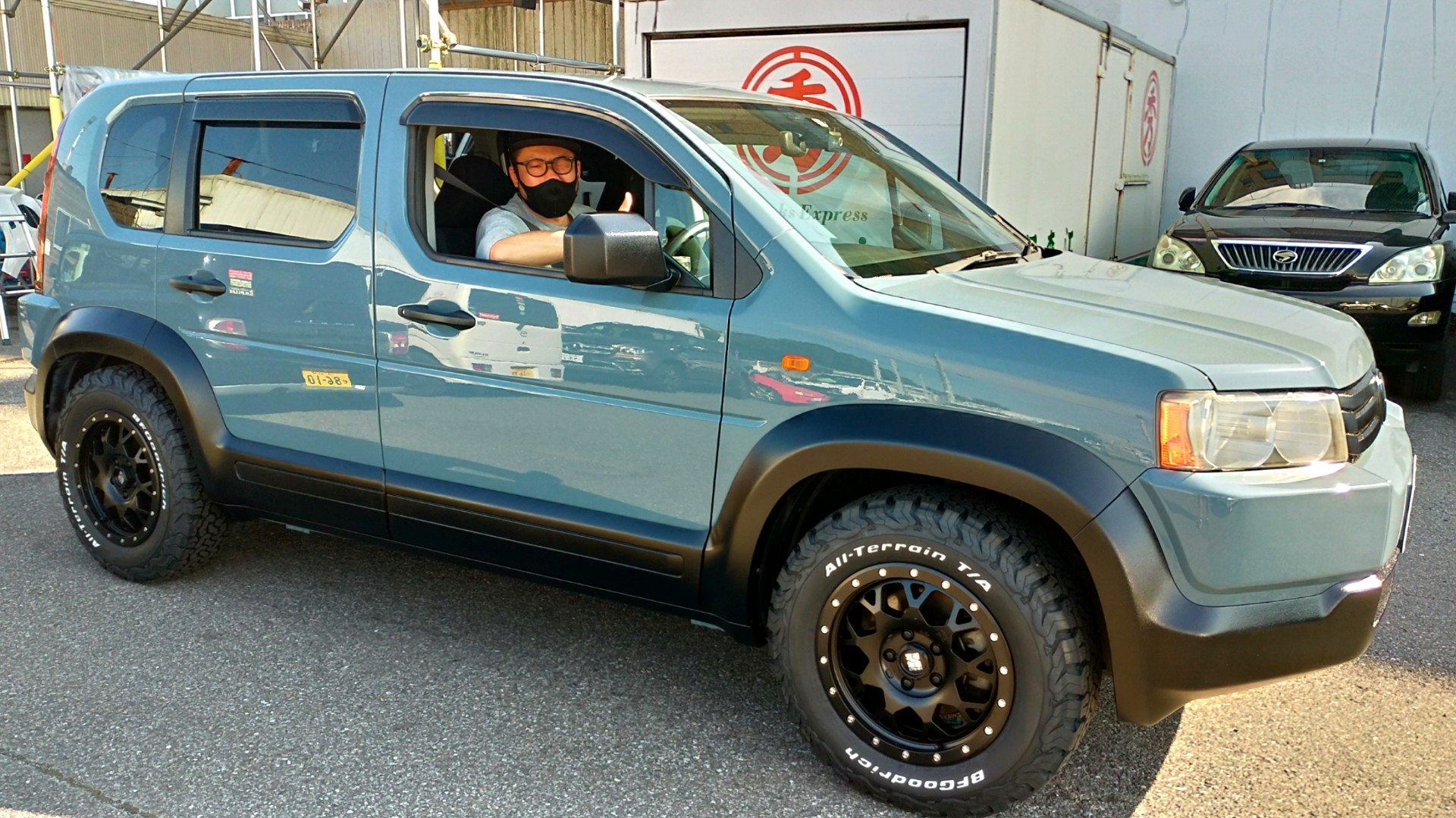 Twitter 上的 Gとdがcとtで何 オールペン 終了からのホイールタイヤ Bfgoodrich A Tに交換しつつ アームレストを加工取り付けして納車でーす Jeep アンヴィルグレー ホンダクロスロード クロスロード アウトドア キャンプ キャンプ好きと繋がりたい 板金女子