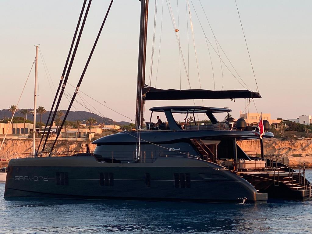 #Sunreef80 gliding into the evening in stealth mode 🌟