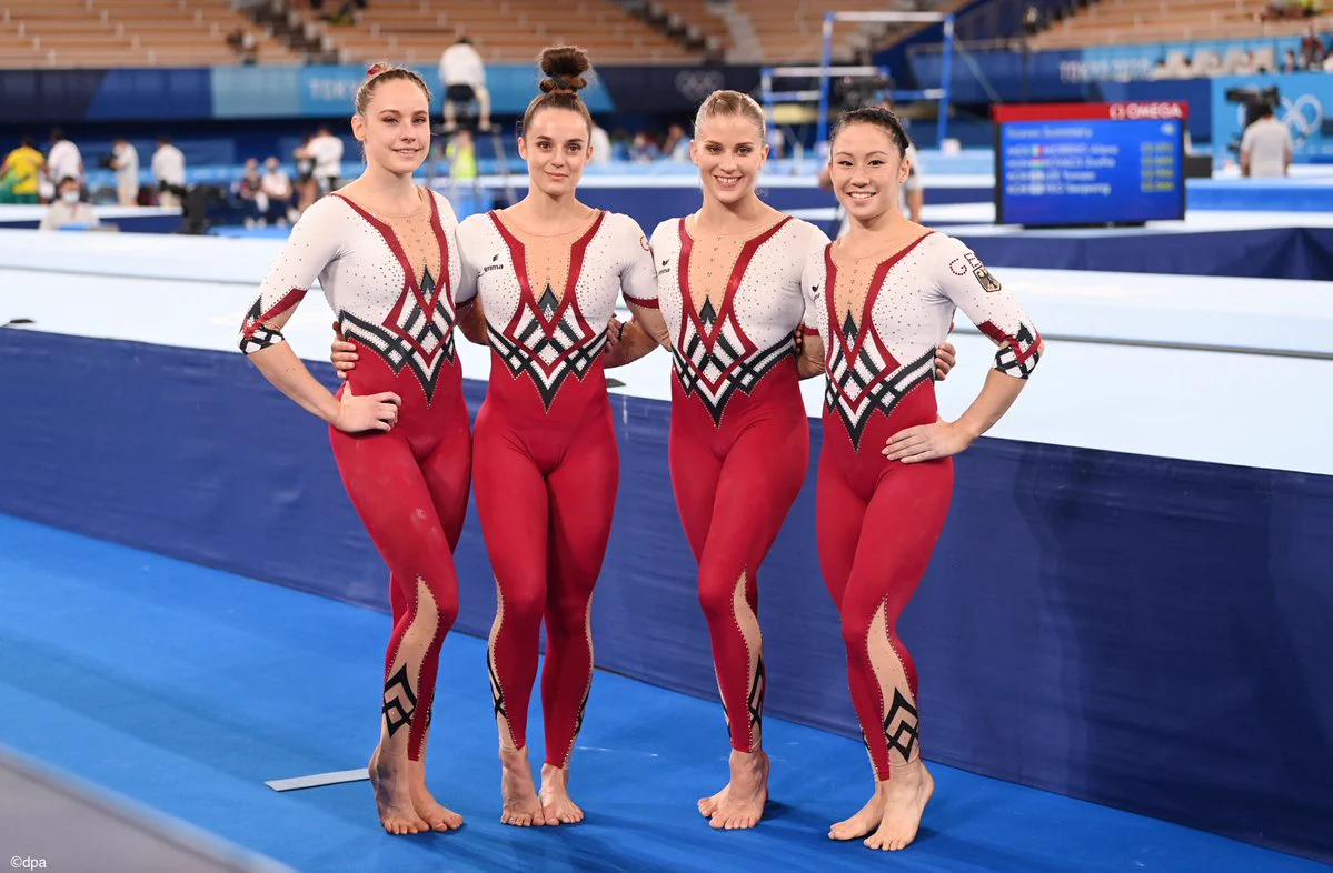 ドイツ女子体操選手、ユニフォームでユニタードを着て話題となる！