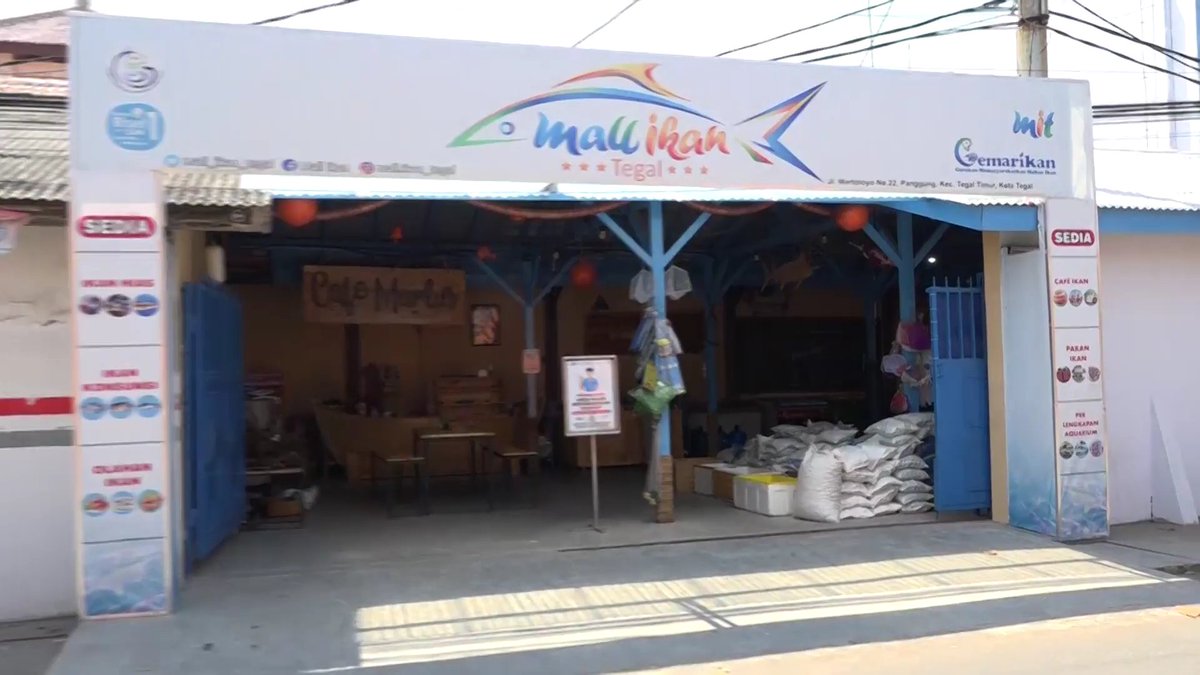 bppsdm_puslatkp's tweet photo. Ekspose kali ini terdiri atas banyak agenda. Pertama, diresmikan Mall Ikan Tegal.

MIT didirikan pada tahun 2021 bertujuan untuk memfasilitasi pemasaran produk perikanan budidaya, ikan hias, &amp; olahan hasil perikanan baik yang dihasilkan oleh balai maupun pelaku utama. https://t.co/EbFyuh8WU2