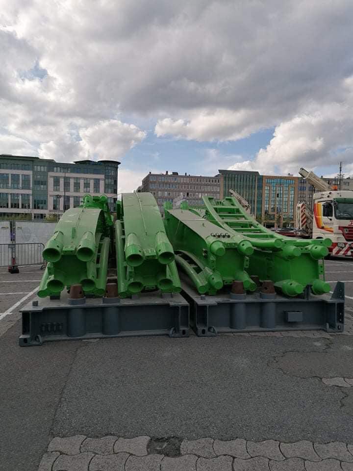 BorisBnp's tweet photo. Le mythique Olympia Looping arrive sur la place du Glacis à Luxembourg ville !
Photo : Kirmesfanmopohl sur FB . #munchen #olympialooping #kermis #luxembourg https://t.co/RHDLN2n3Zr