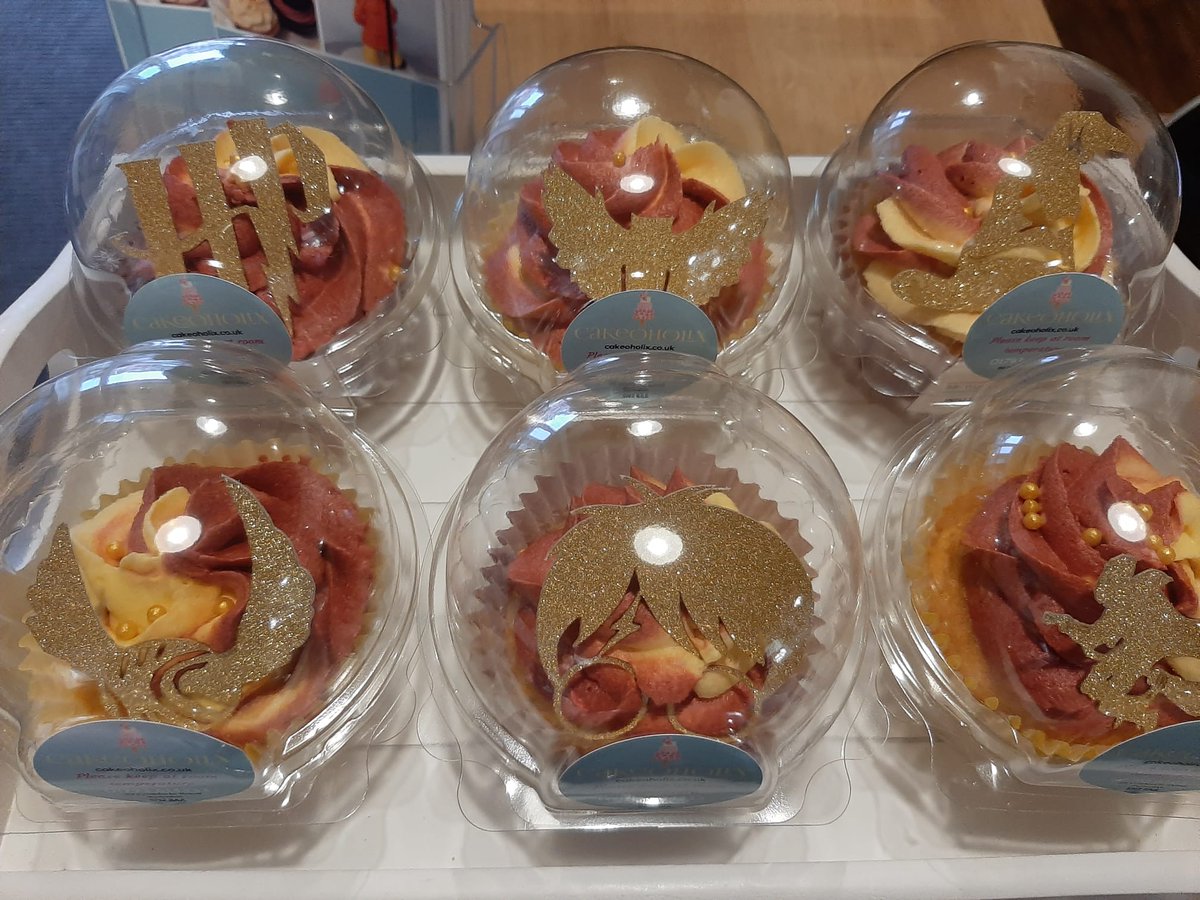 For any #HarryPotter fans out there, <a href="/cakeoholix/">Cakeoholix</a> have outdone themselves this week with our cupcake selection 😍

#shoplocal #cakes