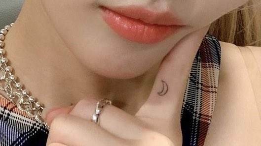 forhyelip's tweet photo. 🌙 https://t.co/gYZHcvMAva