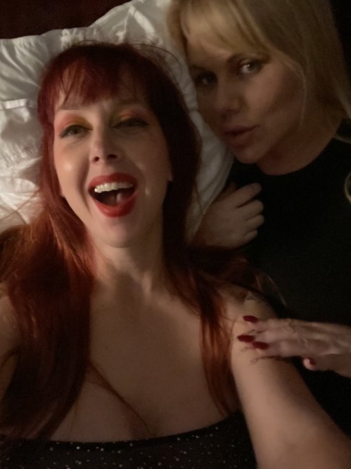 2 hot bitches https://t.co/yHvtd0cBGh<a href="/tag/studio"class="tags"><span>#studio</span></a><a href="/tag/now"class="tags"><span>#now</span></a>