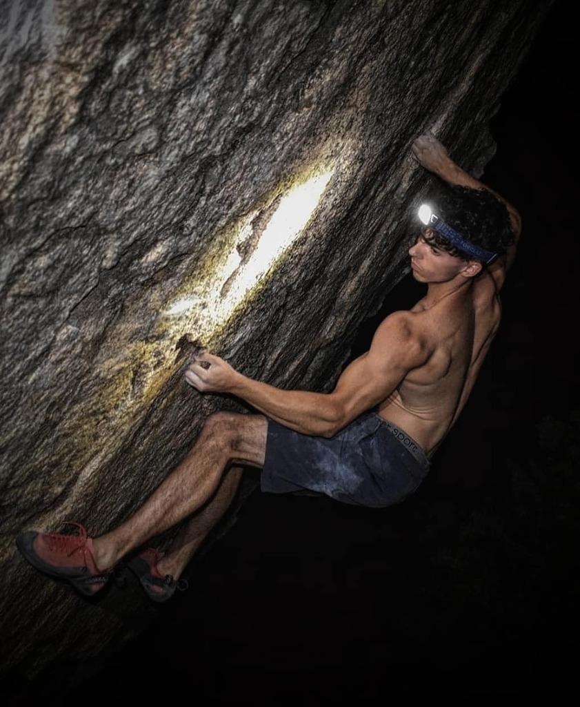 Dark cold.
🐺<a href="/pabloz00/">AYALMAM KHALIL</a> 
.
.
.
.
.
.
.
.
#lalobera #routsetter #wolvesdontbark #boulderingspain #routesetter #escaladadeportiva  #arrampicata #rockclimbing #climbing #boulder #bloque #escalador  #climber #bulder #climbingspain #chalk #grimper #climbinghard #roar #grind #escala…
