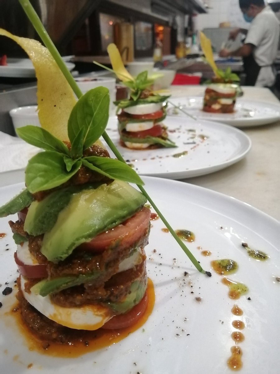 lacocay's tweet photo. #Cozumel  #GoodFood #GoodWine https://t.co/UTtG8oxmVH
