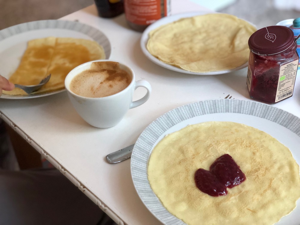 PlastispherePod's tweet photo. Good morning from Berlin! #PancakeFriday #OatMilk https://t.co/g2Jgm7wuox